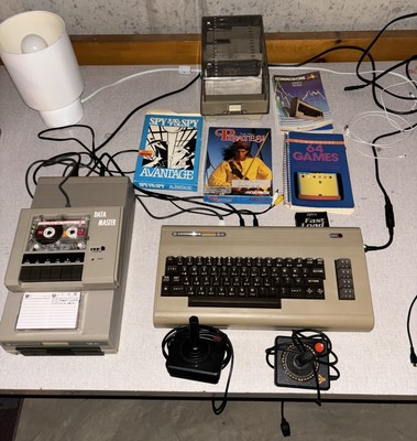 Commodore 64 Complete System Bundle w/ Multiple Games all TESTED