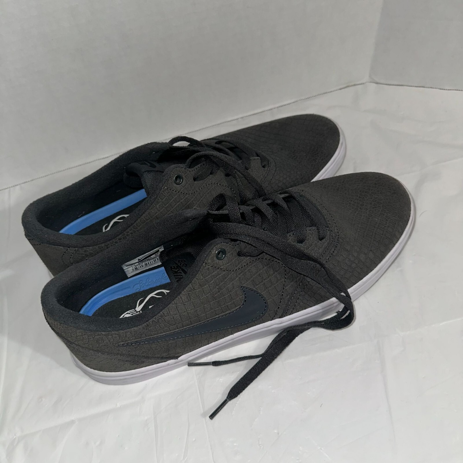 SAOLA Nike Solarsoft sneakers nere uomo taglia 13 design testurizzato suola gomma