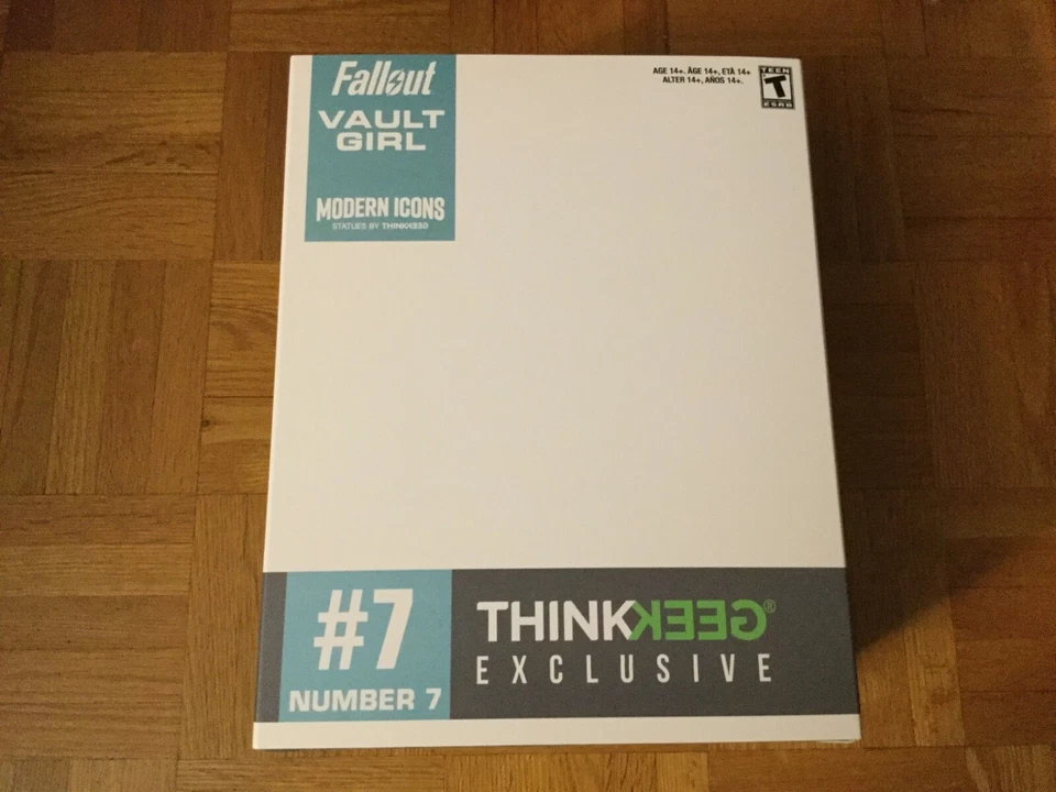 Fallout Modern Icons #7 Vault Girl 9'' Statue by Thinkgeek - Image 3 of 4
