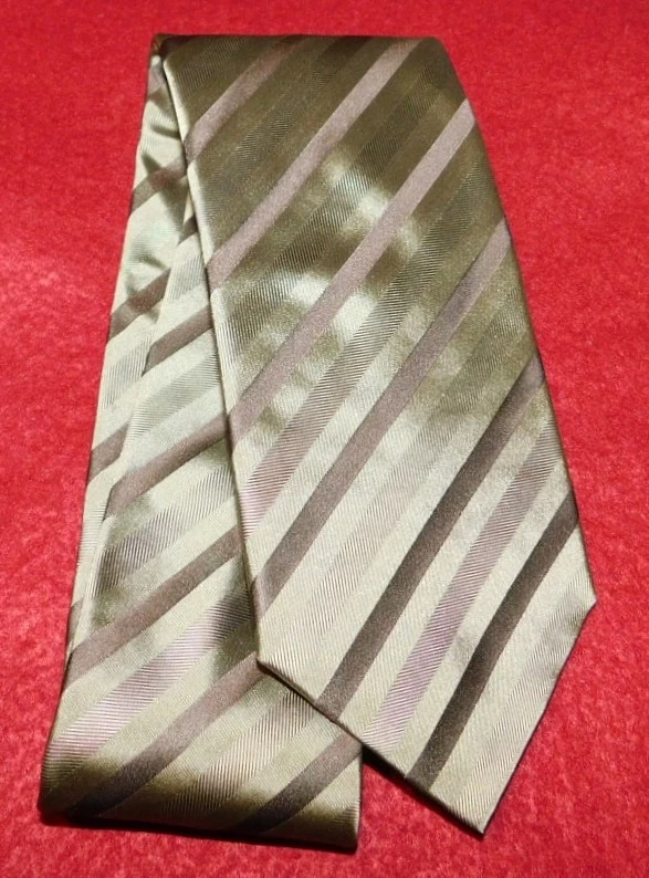 CORBATA A RAYAS HUGO BOSS HECHA EN ITALIA VERDE CLARO/MARRÓN - CORBATA PARA EL CUELLO - CORBATA DE DISEÑADOR Foto 2 de 3