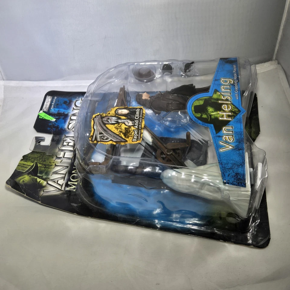 Van Helsing Monster Slayer VAN HELSING Action Figure Jakks 2004 - Image 3 of 3
