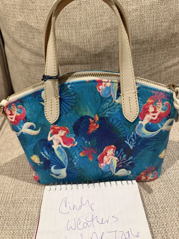 Сумка через плечо Dooney & Bourke модель Disney The Little Mermaid - Изображение 2 из 3