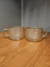 VTG-Look Amber Glass Coffee Cups, 14 Oz Set of 2 - Stackable Embossed EUC