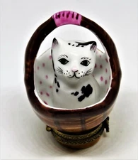 LIMOGES BOX - PARRY-VIEILLE - KITTEN IN A 'WICKER' BASKET - CAT - KITTY - FELINE