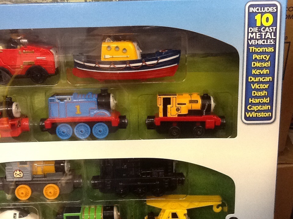 Thomas the tank engine Take N Play Gift Set Of 10 Favourite