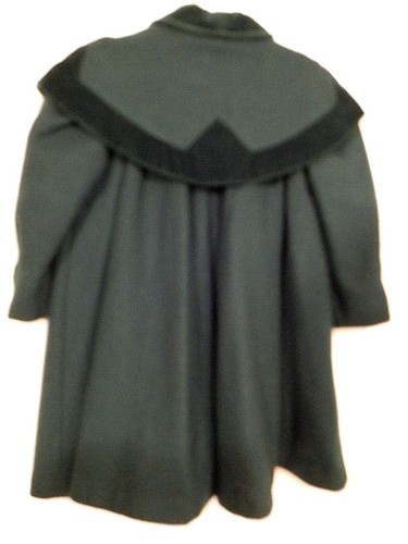 Vintage Petite Coquette Victorian Childs Wool Coat with Dust Cape Made in Canada - Bild 8 von 12