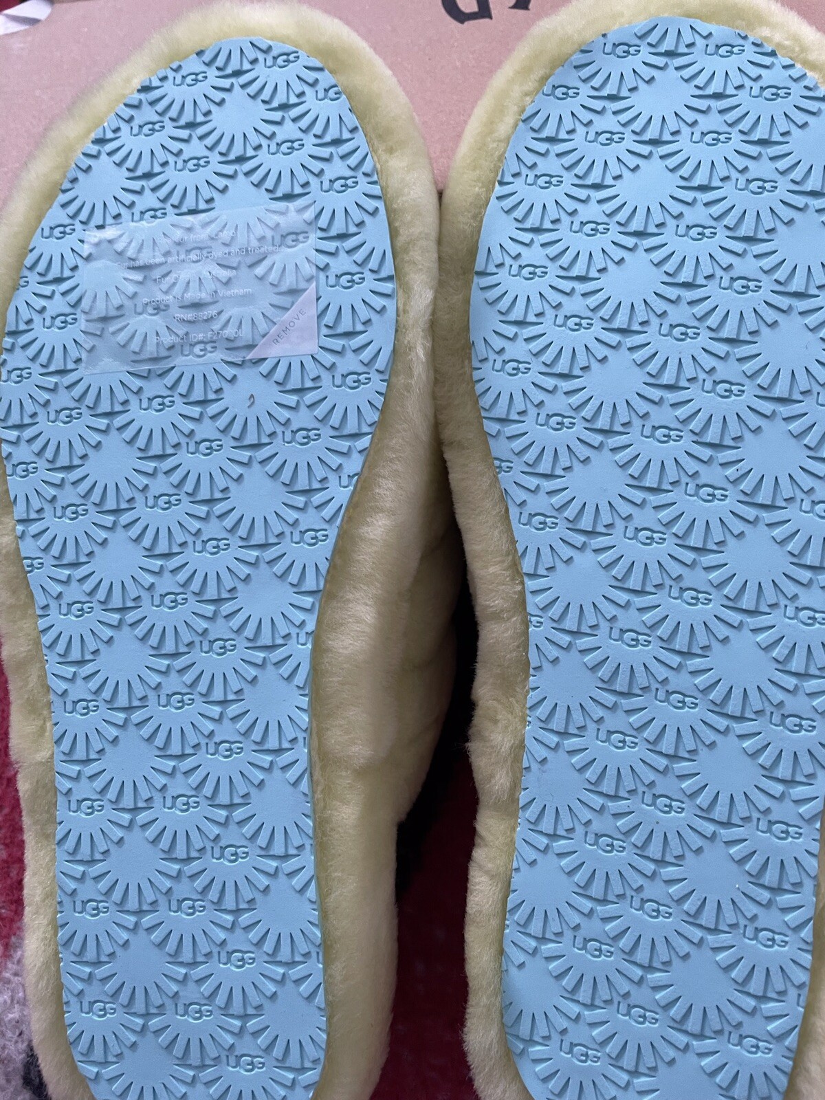 PANTOFOLA D’ORO Scivoli Ugg Fluff Yeah gialli big girl taglia 6 donna taglia 8 nuovi con scatola **VEDI TUTTI I MIEI ARTICOLI**