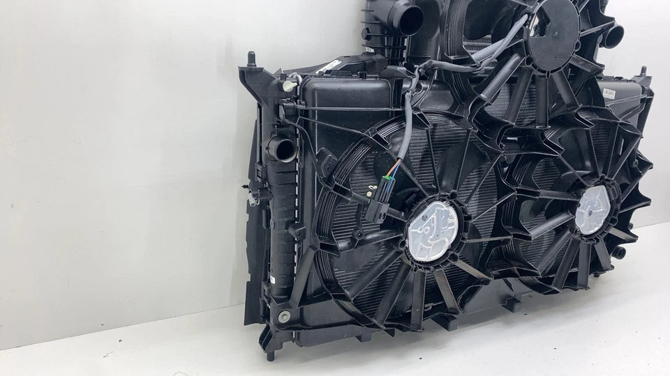 ⭕ 2024-2025 Chevrolet Silverado 1500 Pickup 2.7L Radiator Condenser Fan Assembly — 第 3/4 张图片