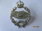 BRITISH ARMY ROYAL TANK REGIMENT KINGS CROWN WW2  HARD METAL CAP BADGE