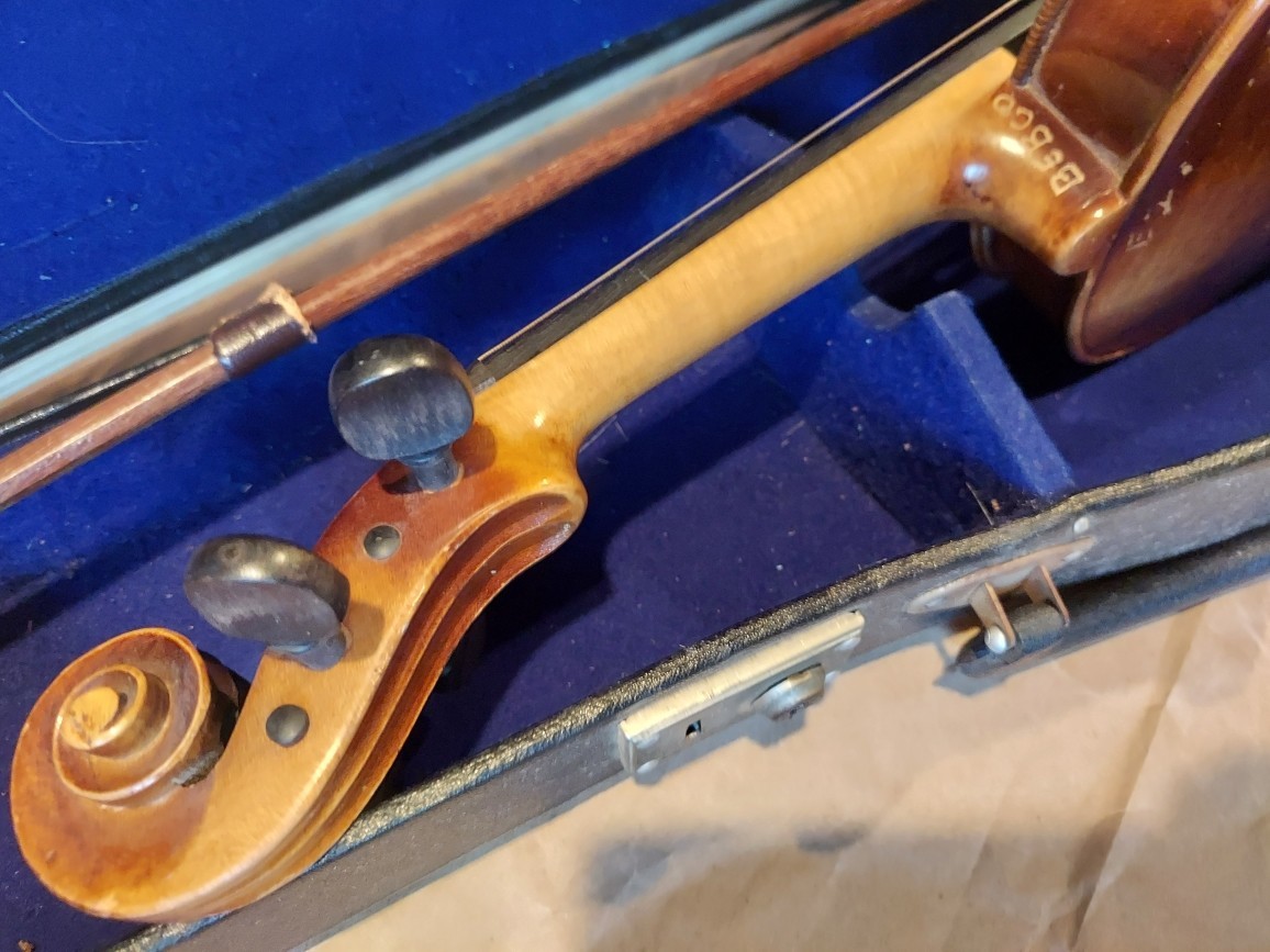 E. R. Pfretzschner Size 4/4 Violin, W Germany (Mittenwald
