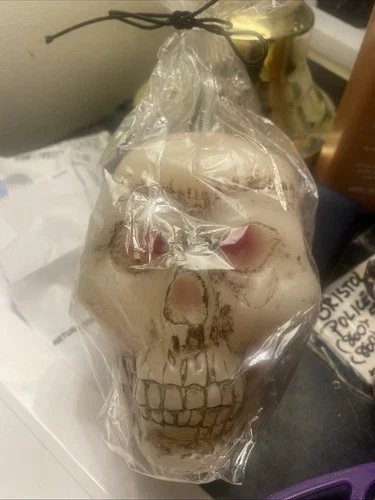 Bleeding Skull Candle 4.5 inches tall Halloween 1 white) - product listing photo