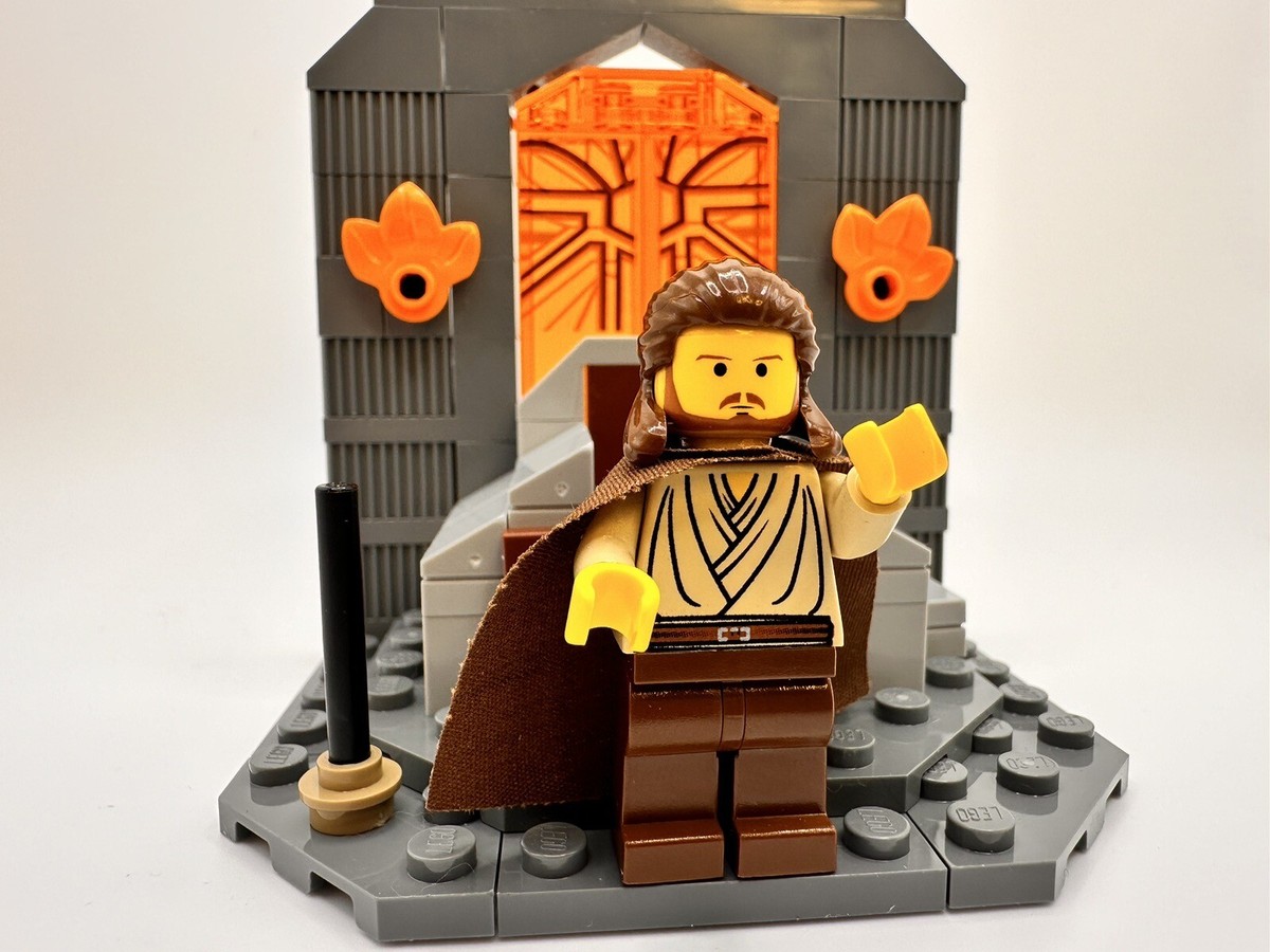 Lego Star Wars sw0027: Qui-Gon Jinn (Yellow Head) from set 7101