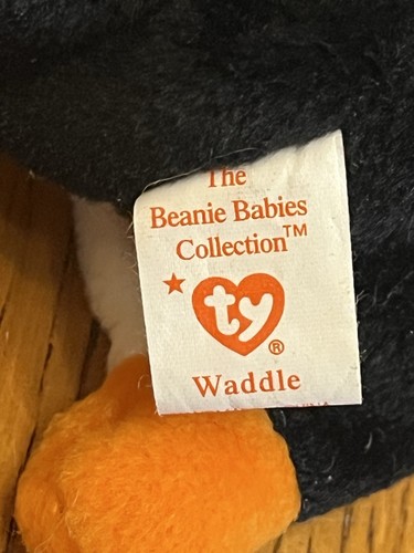 Ty Waddle The Penguin Style 4075 Beanie Baby P.V.C Pellets China Multiple Errors - Picture 15 of 18