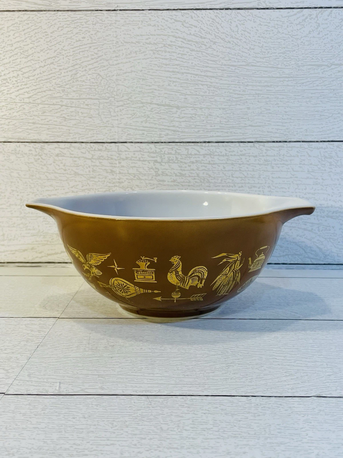 Vintage Pyrex Early American Cinderella Mixing Bowl 442 Brown Gold 1.5 Qt