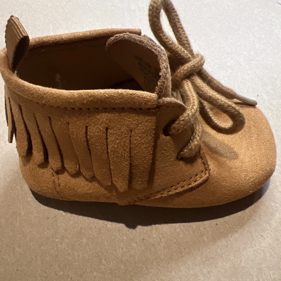 Mocasines de gamuza para bebé GAP color camel Deseret talla 3-6 meses para niña o niño Foto 2 de 4