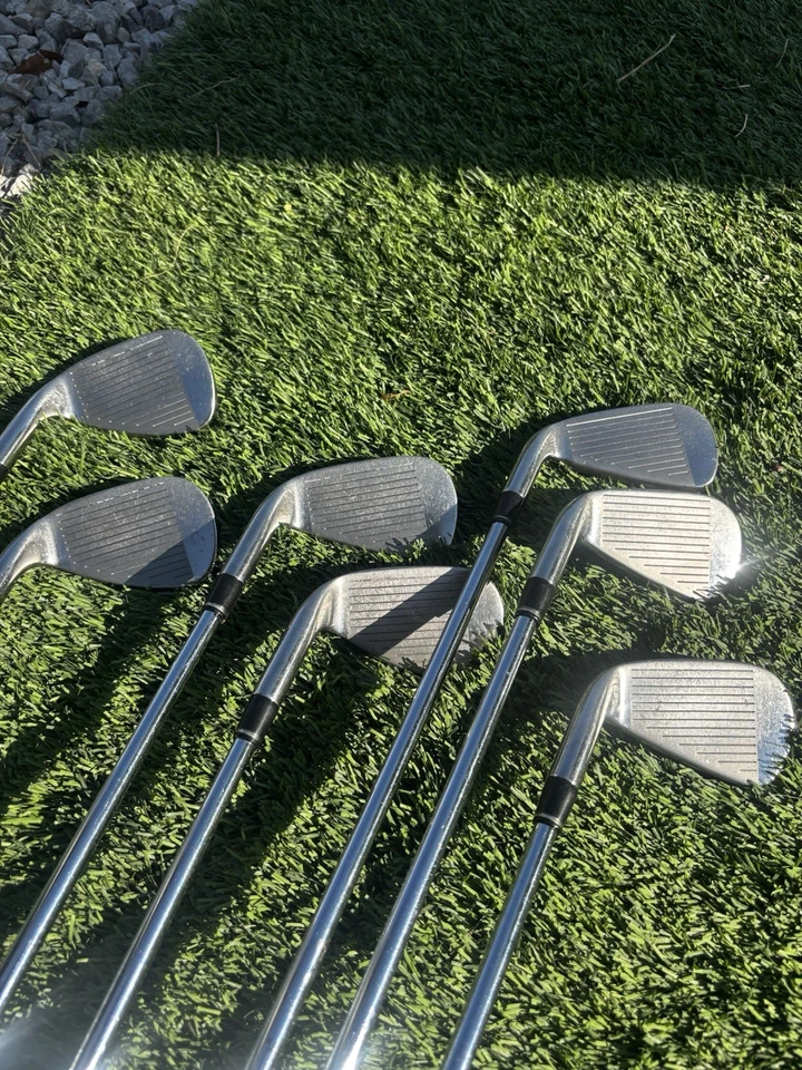 Juego de plancha de golf Adams Insight XTD 4-P, (DERECHA) R Flex - Buen estado Foto 2 de 4