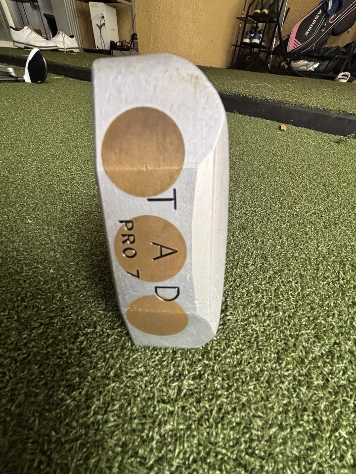 Putter TAD Moore Pro 7. Empuñadura Winn de gran tamaño. Usado pero funciona muy bien! Foto 3 de 4
