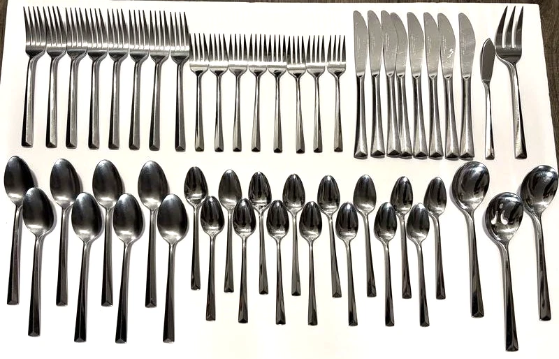52Pc Reed & Barton Stainless CREST Pattern 8 Place Settings ++ Rebacraft Korea