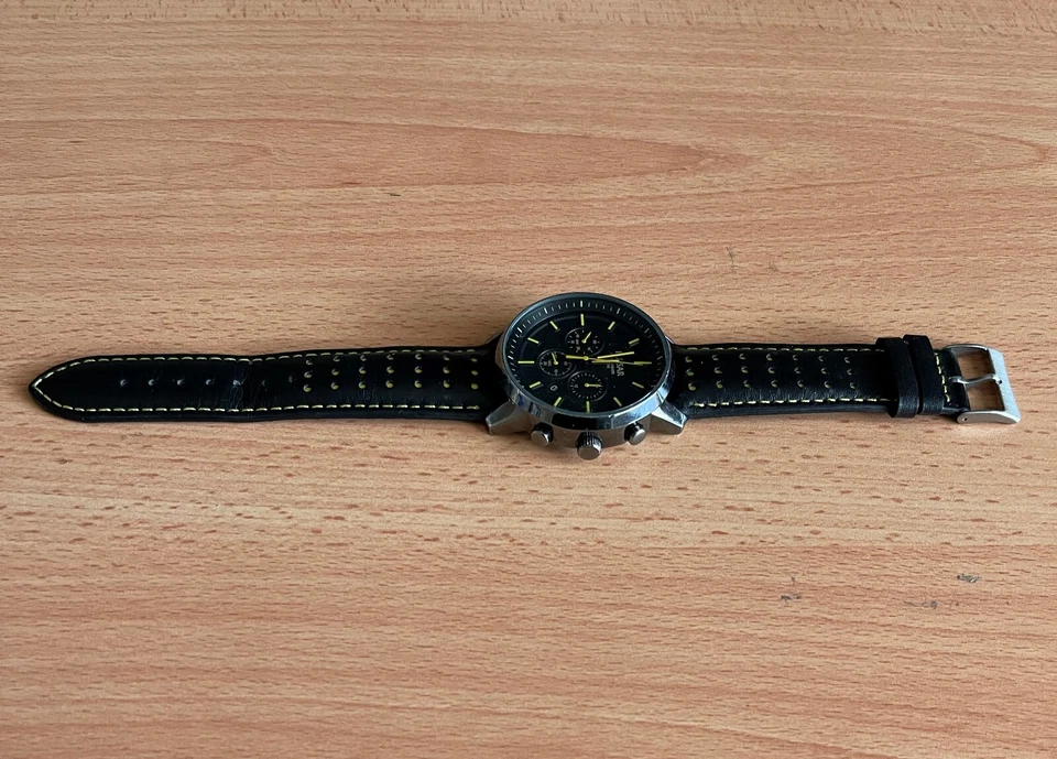 Pulsar mens chronograph watch black face, yellow number symbols, leather band - image 4 of 4