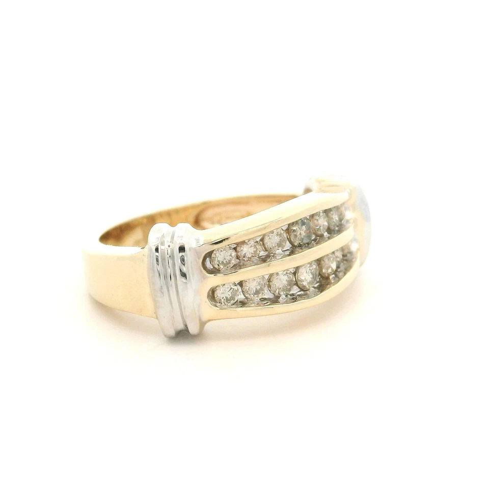 Anillo de doble fila de diamantes de 0,30 quilates con detalles de oro amarillo y blanco de 10 k Foto 2 de 4