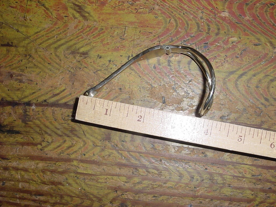 BUNDY OCTAVE KEY FOR ALTO SAXOPHONE  NECK LEVER NOS - Image 2 of 4