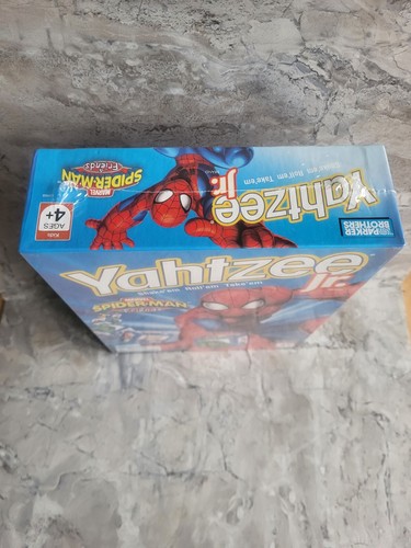 Spider-Man & Friends Yahtzee Jr 2006 board game Hulk & Thor - NEW and Sealed - Afbeelding 2 van 3