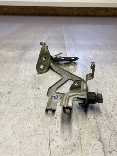 BMW 5 F10 Kotflügelhalter vorne Rechts