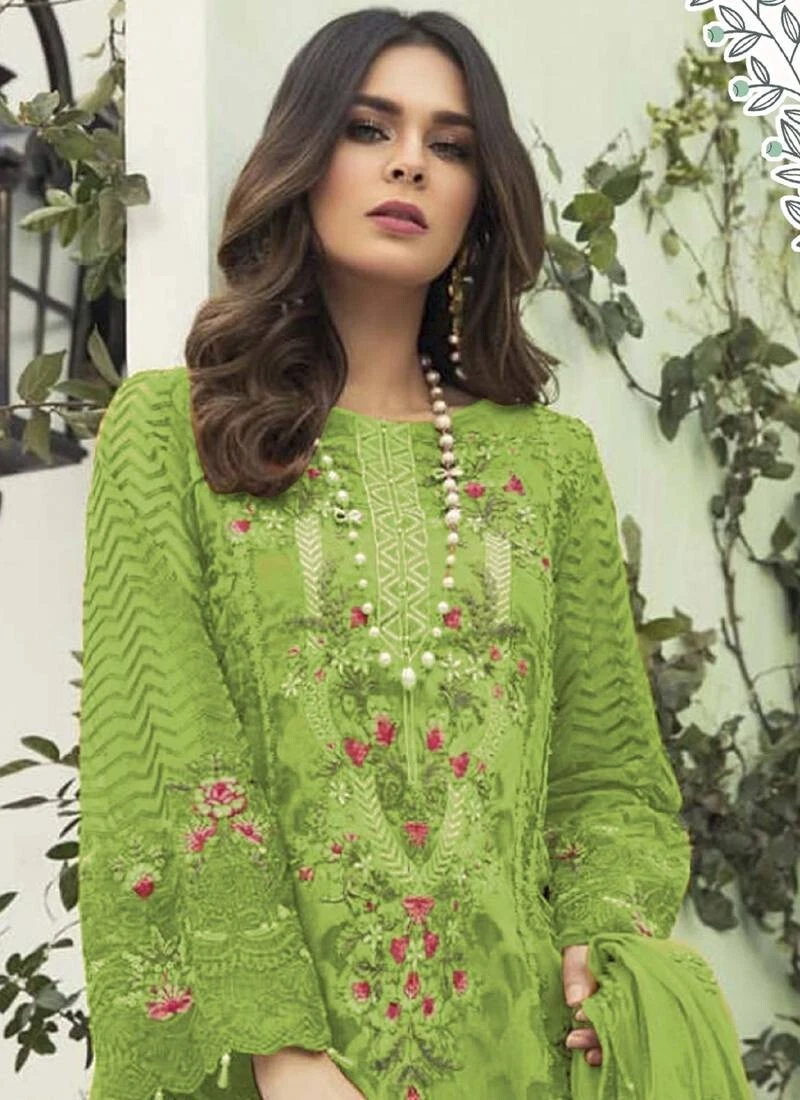 Latest salwar kameez shop design female 2019