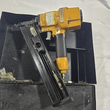 Bostitch N62FN-2 Pneumatic Finish Nailer 1" to 2-1/2" 15 Gauge Nail Gun Case