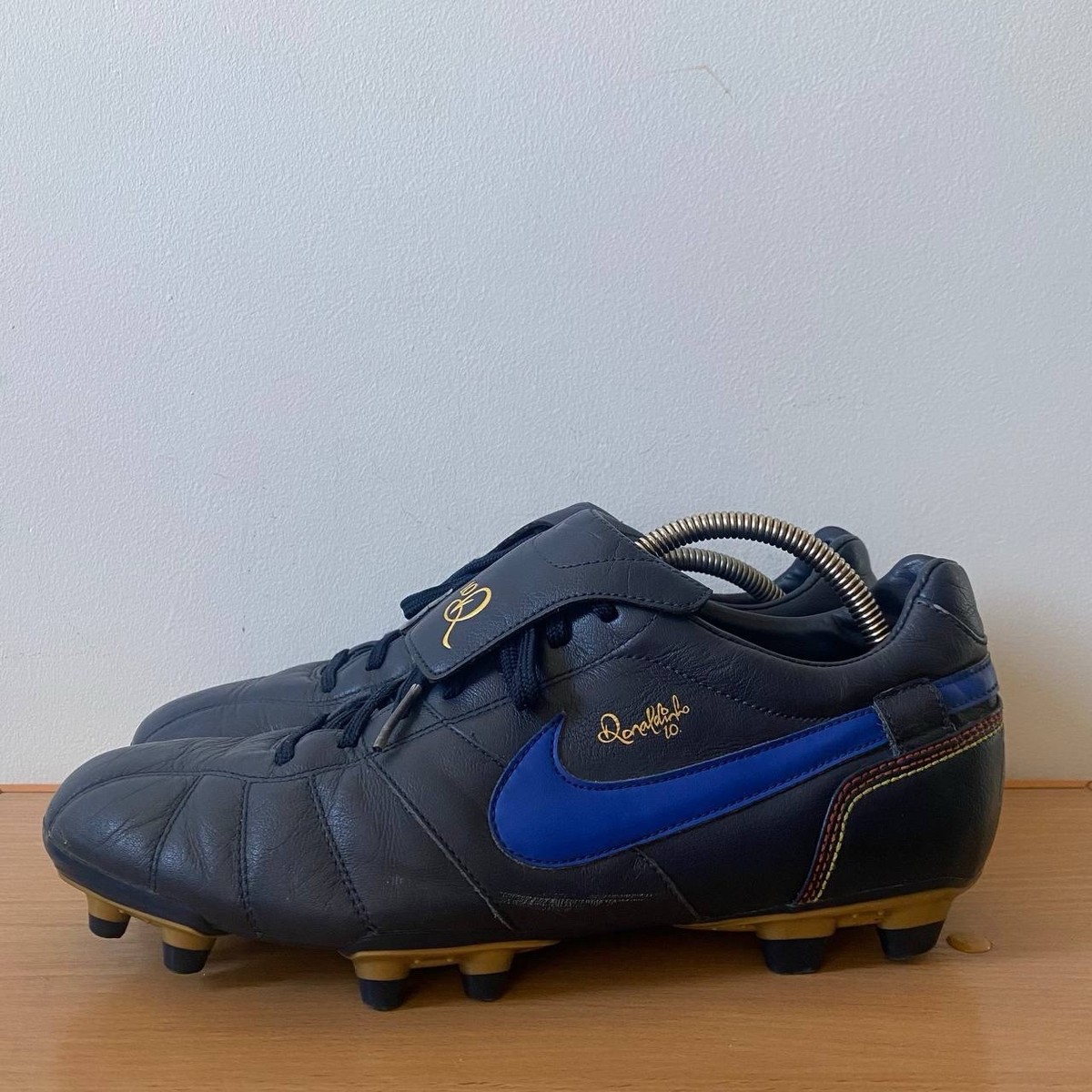 Nike Tiempo R10 Ronaldinho FG Leather RARE US 11 Soccer Cleats | eBay