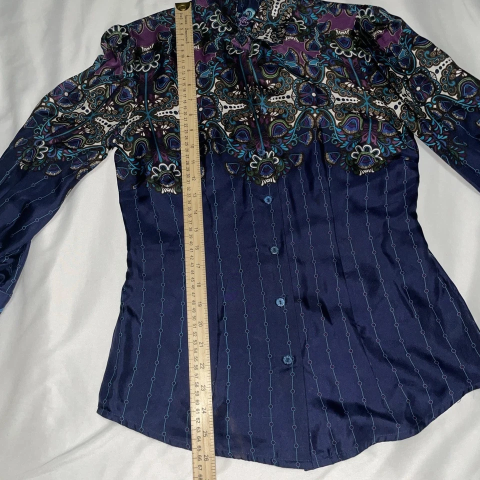 ROBERT GRAHAM Women's Shirt Size XS Paisley Embroidered Pintuck Flip Cuff Fairy - Image 3 of 4