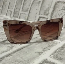 Diff Eyewear Women's Tortoise Sunglasses