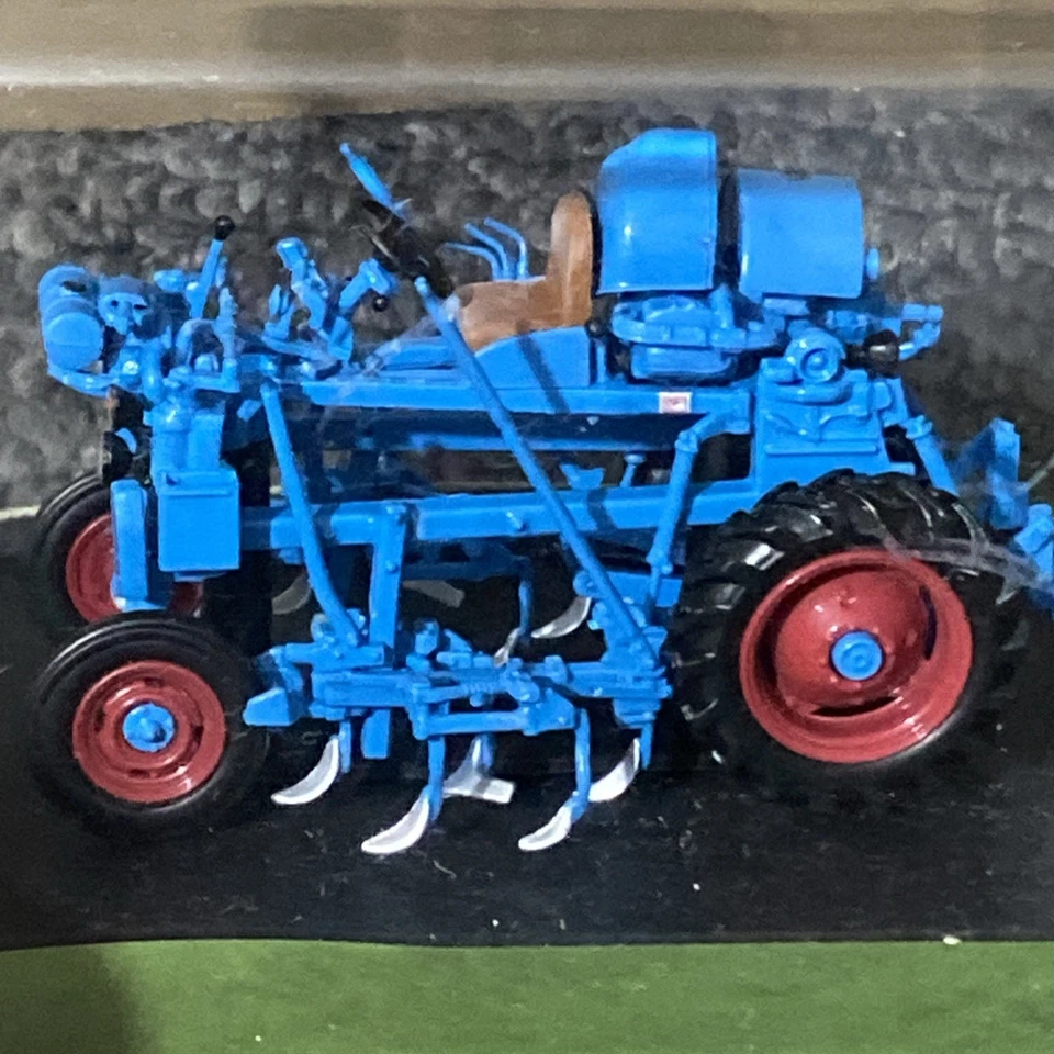 Ebond Bobard BB-VW Tractor Action Figure - 1959 - Die Cast - 1:43 - 0425 Farm - Image 3 of 3