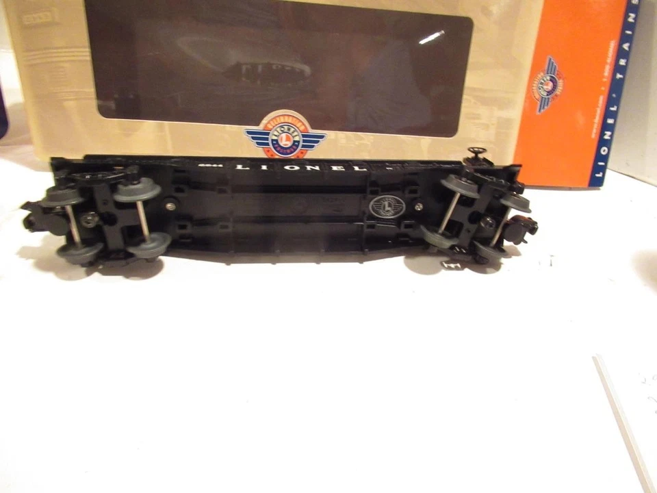 LIONEL PWC 29410 BLACK FLAT CAR W/MISSILES -0/027- LN- BXD- D/C TRUCKS- - Image 2 of 2