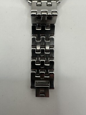 Guess Ladies Crystal Hearts New Battery 36MM 7\