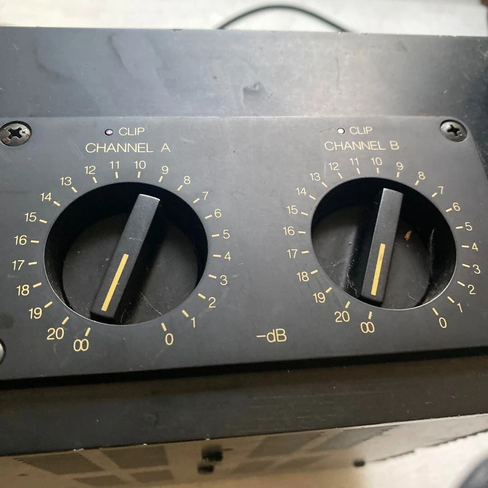 JUNK YAMAHA PC1002 Professional Series Power amplifier 300W - Image 2 of 3