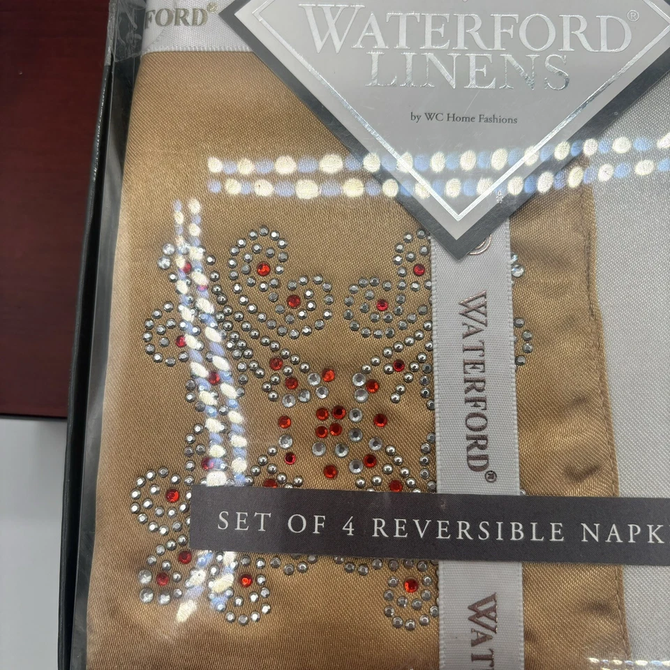 Waterford Linens 21”x21” reversível 4 guardanapos “Holiday Medallion” enfeitado novo na caixa - Imagem 2 de 4