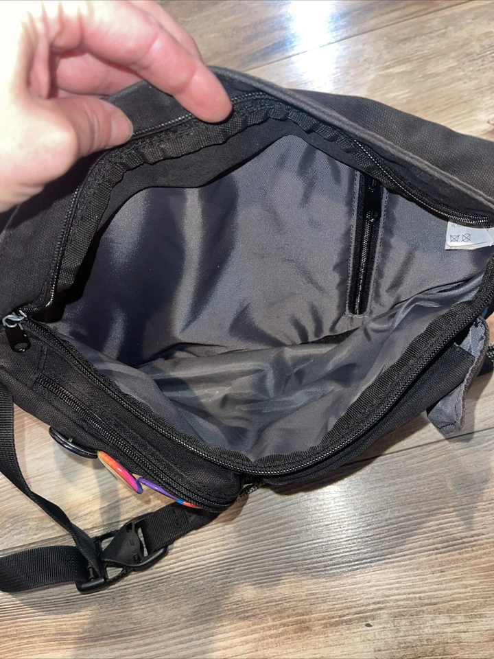 KAVU Original Rope Sling Bag Polyester Crossbody Backpack Black Hippie Buttons - Image 2 of 4