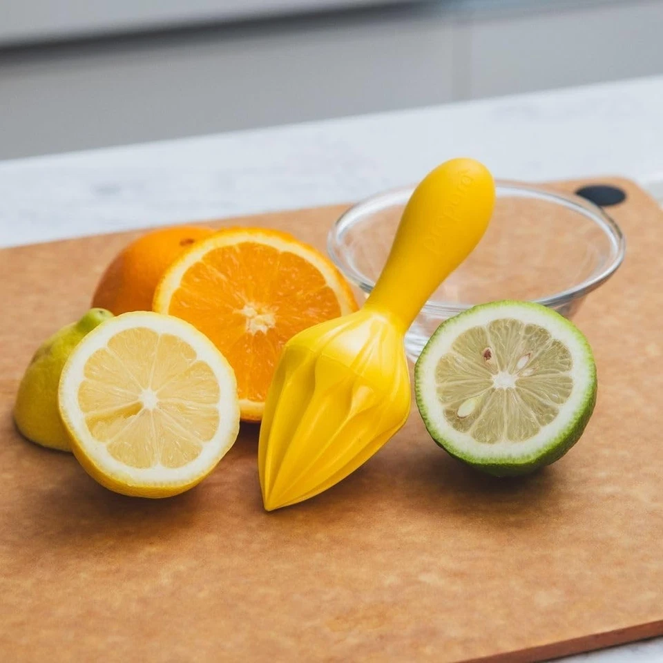 Escariador manual de cítricos Juicy Juice para limones, limas y naranjas, amarillo Foto 2 de 2