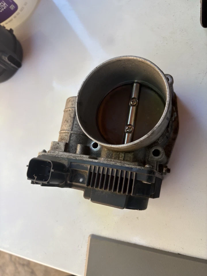 Infiniti M35 2006-2008 carrocería del acelerador ¡OEM 86.439 millas! Foto 3 de 4