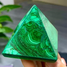 113G Natural malachite Pyramid Chakra Treatment Energy Stone Generator Spiritual