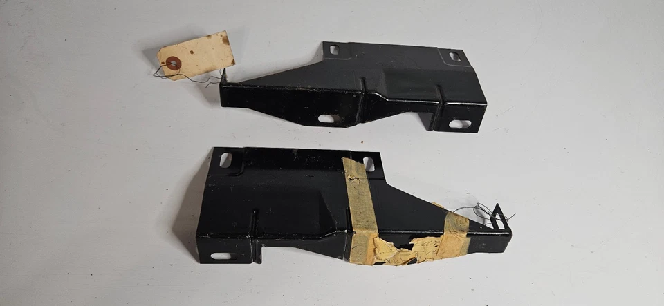 PAR DE SOPORTES DE REJILLA CADILLAC DEVILLE FLEETWOOD 1972 CABEZAL A CUNA DERECHA IZQUIERDA Foto 2 de 3