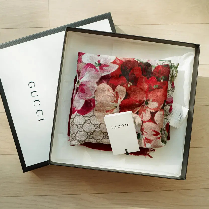 Gucci GG Bloom Silk Modal Scarf 140cm x 140cm New thumbnail 3