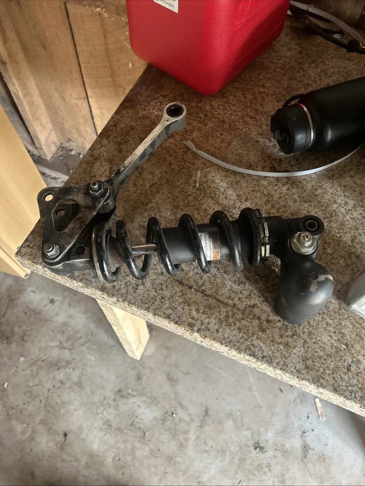 SUSPENSIÓN AMORTIGUADOR TRASERO SUZUKI GSXR 750 11-23 Foto 2 de 2