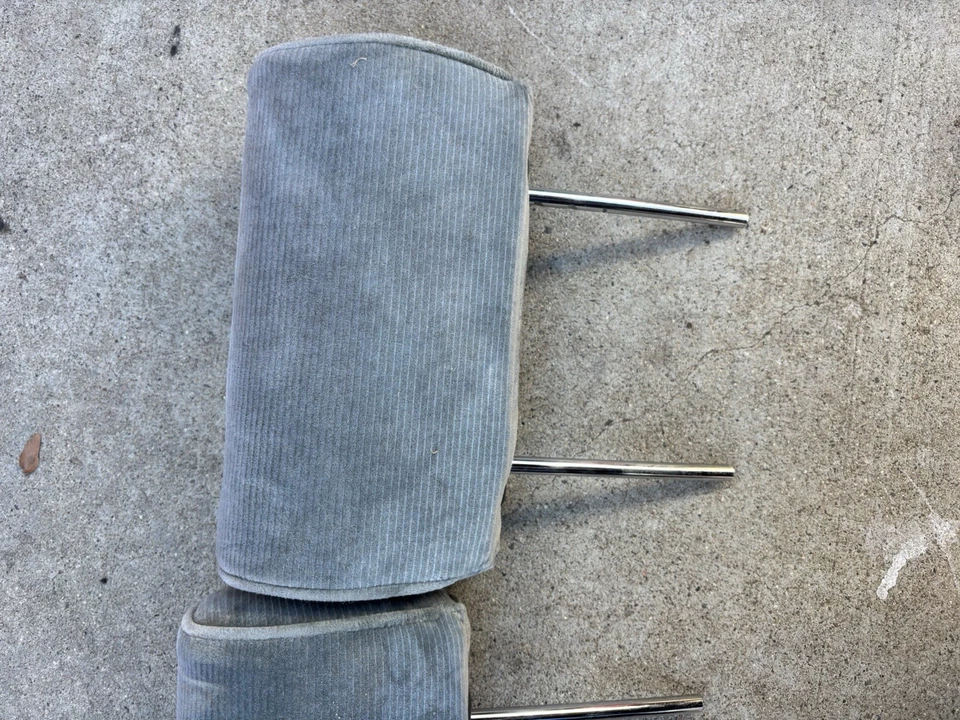 1986-1988 Toyota Cressida Sedan Head Rest (Green) OEM - Imagen 4 de 4