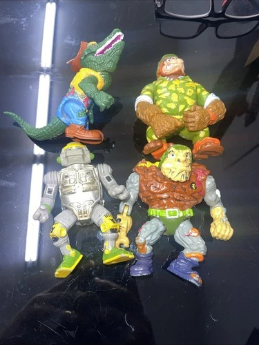 Lot of 4 Vintage Teenage Mutant Ninja Turtles Action Figures