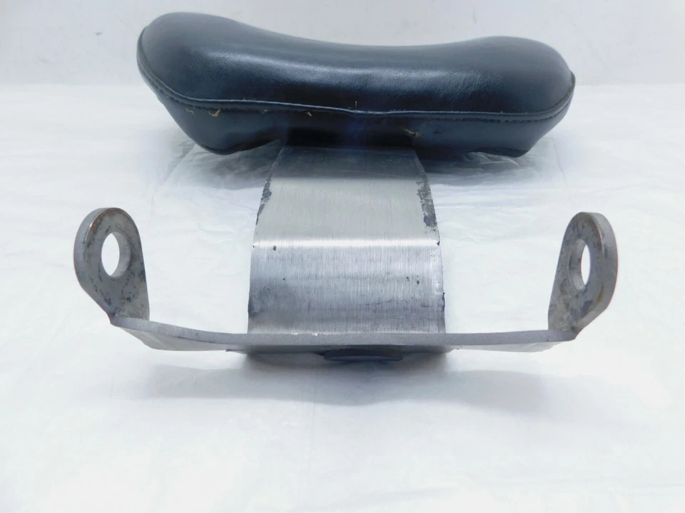 99 Yamaha Road Star XV1600 Silverado BAKUP Front Rider Driver Backrest - Damage - Image 3 of 4