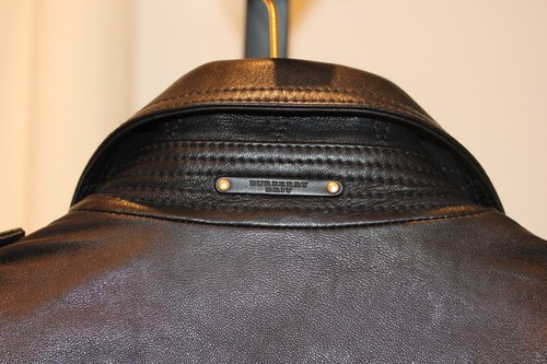 Chaqueta de moto acolchada de cuero de cordero con cremallera dorada negra 38/6 Burberry Brit Remmington - Imagen 11 de 16