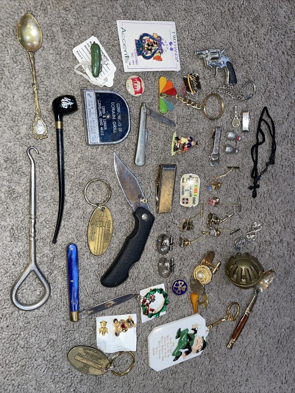 MEN'S VINTAGE JUNK DRAWER LOT KNIVES KEY CHAINS JEWELRY TIE TACKS & OLD STUFF!