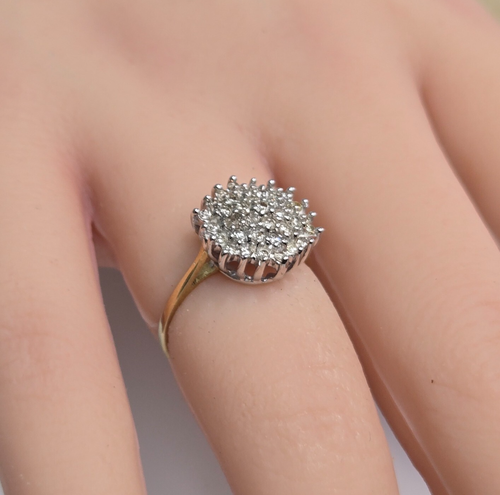 9ct Yellow Gold Ring Diamond Cluster Setting 375 Gold Hallmarked Ring Size K 1/2 - Picture 3 of 9